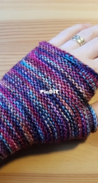 Morning mitts by Sarah Dingwell-Free