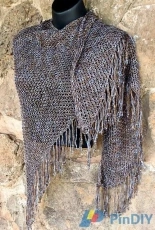 Leslies Shawl by Mary Gavan-Free
