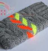 Zig Zag Phone Sweater by Renée Kies