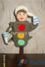 Larian Nikulina - Traffic lights - Russian