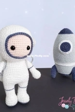 Atelie Lovely Craft- Jessely Tainara - no 18 Astronaut - Portuguese