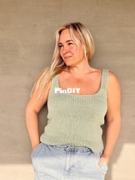 Lilly by Paula Narkiniemi - Poolaknits - English, Finnish