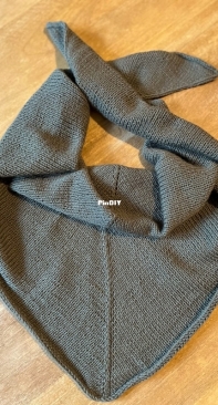 The Very Basic Scarf by Laura AS - Free