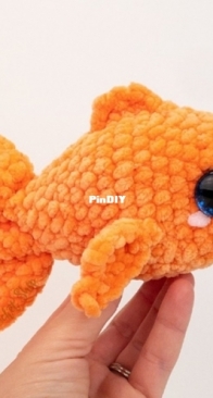 Affordable Cuteness - Theresas Crochet Shop - Theresa Grey / Kicher - Gloria the Plush Goldfish