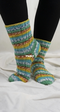 Time Step Socks by Carly Waterman - Cascade Yarns - Free