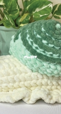 Zero Gravity Crochet - Katie Zavitz - Antoine the Snail