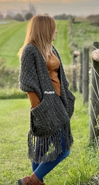 Hobbii Design - Deni Made - Deni Sharpe - Shanti Pocket Shawl
