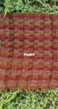Stantorre Cowl by Vikki Perkins-Free