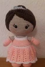 Laura Tegg- Weebee Big Head Princess Baby Doll- Free