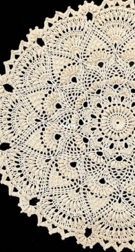 Nelly Klos - New Hope Doily - English