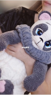 Varezhka Handmade - Julia Bazhina - Panda and Bear Pajamas Bag - Russian