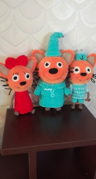 family of ginger cats