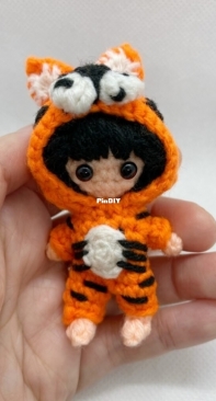Pocket Yarnlings - Zhang Huipei - Tiger Lily - Free