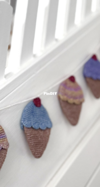 Yarnsmiths - Hooked on Candy - Candy Downs - Ice Cream Garland - Free