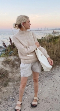 Novice Sweater by Mette Wendelboe Okkels - PetiteKnit - English