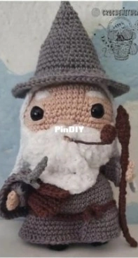Crochê with Cat - Erika Palmeira - Chibi Gandalf the Grey - Free