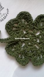 Crochet shamrock