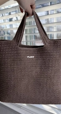 Viv Crochets - Viv - Simple Crochet Tote Bag - Free