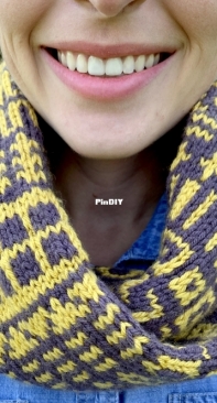 Rambling Doodle Cowl by Caroline Cagle-Free