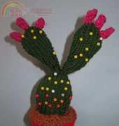 Prickly Pear Cactus Pin Cushion by madmonkeyknits-Free