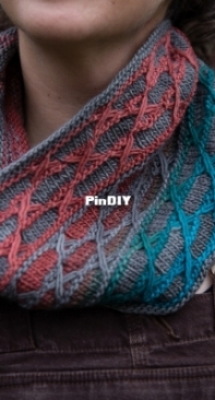 Nelkin Designs - Cambio Cowl by Laura Nelkin - Free