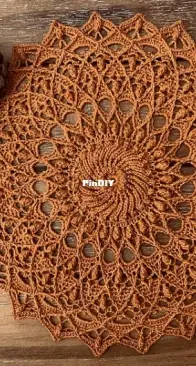 Nelly Klos - Willow Doily - English