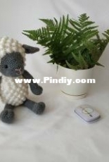Crochet sheep Lulu