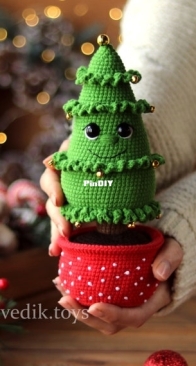 Medvedik Toys Design _ Crochet Christmas Tree Pattern _ English