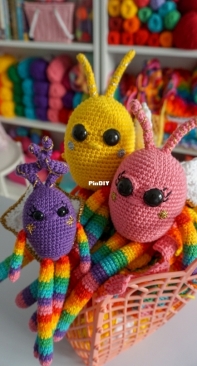 Ringbeller - Rainbow Snuggle Bugs