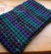 Dragon Scale Keyhole Scarf by Holly Klein / Unfurled-Free