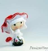 Denizas Toys Joys - Tatyana Korobkova - Tanoshi series - Amanita Muscaria Doll translated from knitting to crochet