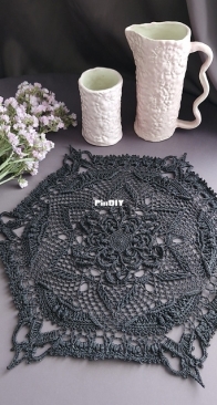 Olha Vob - Heksalia Doily - English