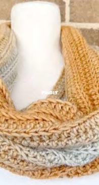 Pams Cozy Corner - Pamela Kuloba - Cozy Chunky Cowl