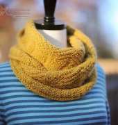 Dovetail Cowl by Carina Spencer