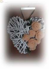 Paper heart with felt roses