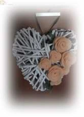 Paper heart with felt roses