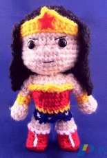 AmiAma Designs - Amanda L Girao - Wonder Woman Chibi Amigurumi - English