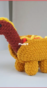CrochetStudioUSArt - Jeff Ratlis - Hot Dog Brachiosaurus