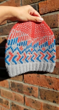 Undivided Hat by Elisabetta Melis-Free