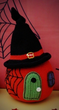 Halloween Pumpkin House