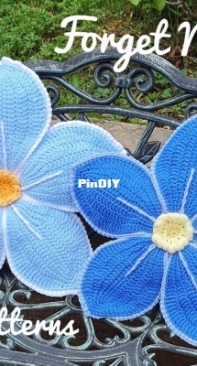 Pippa Patterns - Connie Rockliff - Forget Me Not Cushion