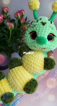 Vikusik toys - Viktoriya Kravchenko - Tusya (Worm) - Russian