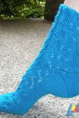 Flukes Socks by Tara Melendez / Megaptera Designs-English-Free
