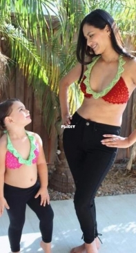 KnotForU - Samantha Velazquez - Strawberry Crochet Top