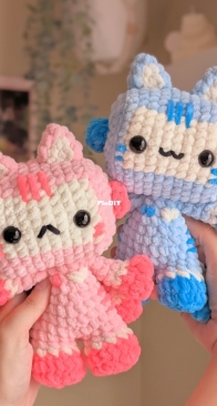 Avalon Crochets - Avalon Evans - Pixel the RoboCat - English