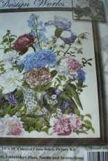 Design Works 2908 Bouquet with Cat