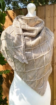 Caela Shawl by Claire Slade