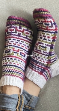 Yarn and Fabric - Yvonne Choi - Ramble Socks