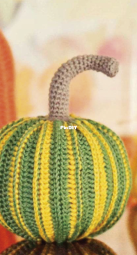 La Cigogne - Natalia Manfre - Green pumpkin