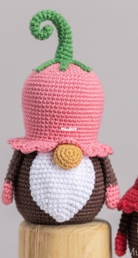 Mufficorn - Olga Chemerys - Campanula (Pink) Gnome